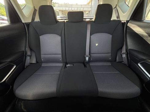 Used 2025 Kia Soul LX w/ LX Technology Package FWD image 36