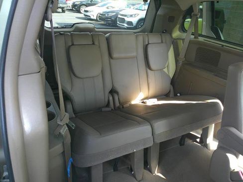 Used 2012 Chrysler Town & Country Touring-L w/ Entertainment Group #2 image 8