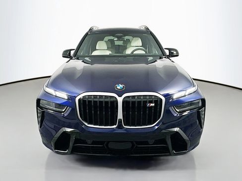 Used 2025 BMW X7 M60i w/ Climate Comfort Package image 2