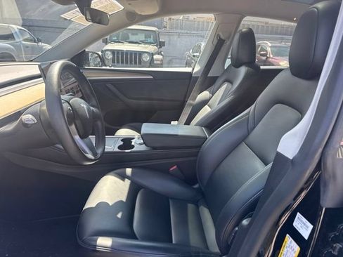 Used 2024 Tesla Model Y Long Range AWD/4WD image 9