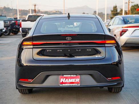 New 2026 Toyota Prius LE FWD image 10
