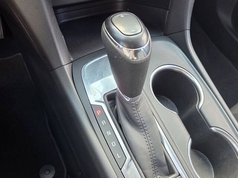 Used 2021 Chevrolet Equinox LT image 17