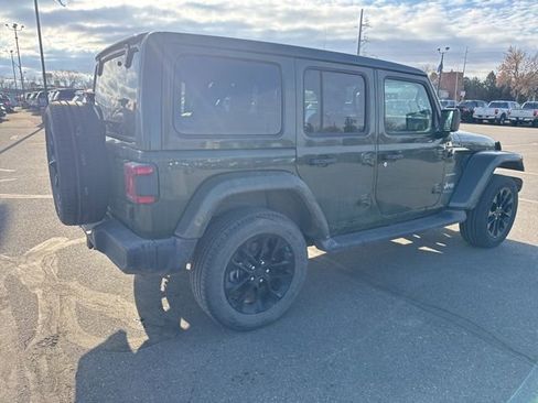 Used 2022 Jeep Wrangler Unlimited Sahara w/ Cold Weather Group image 10