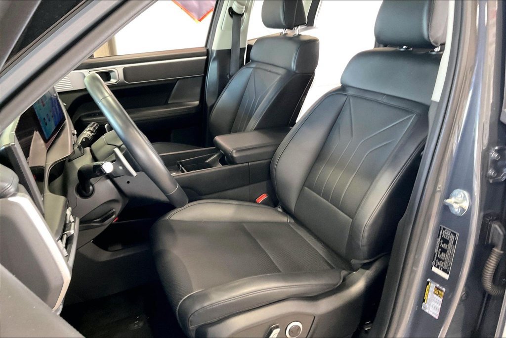 Used 2025 Hyundai Santa Fe SEL AWD/4WD image 3