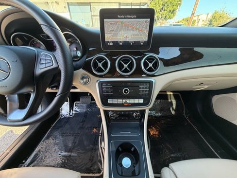 Used 2018 Mercedes-Benz CLA 250 image 15