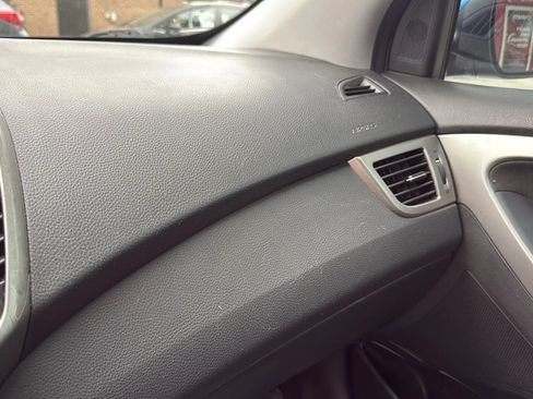 Used 2017 Hyundai Elantra GT FWD image 37