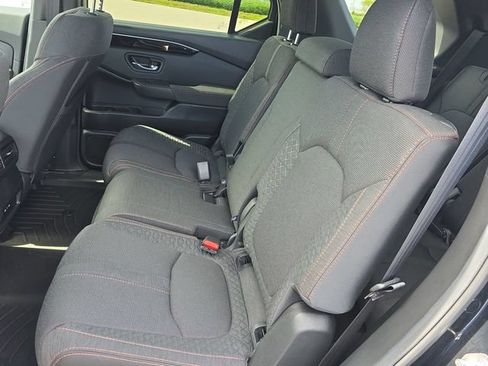 Used 2025 Honda Pilot Sport image 27