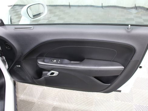 Used 2015 Dodge Challenger R/T Plus RWD image 23