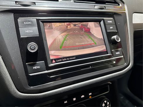 Used 2021 Volkswagen Tiguan S image 20