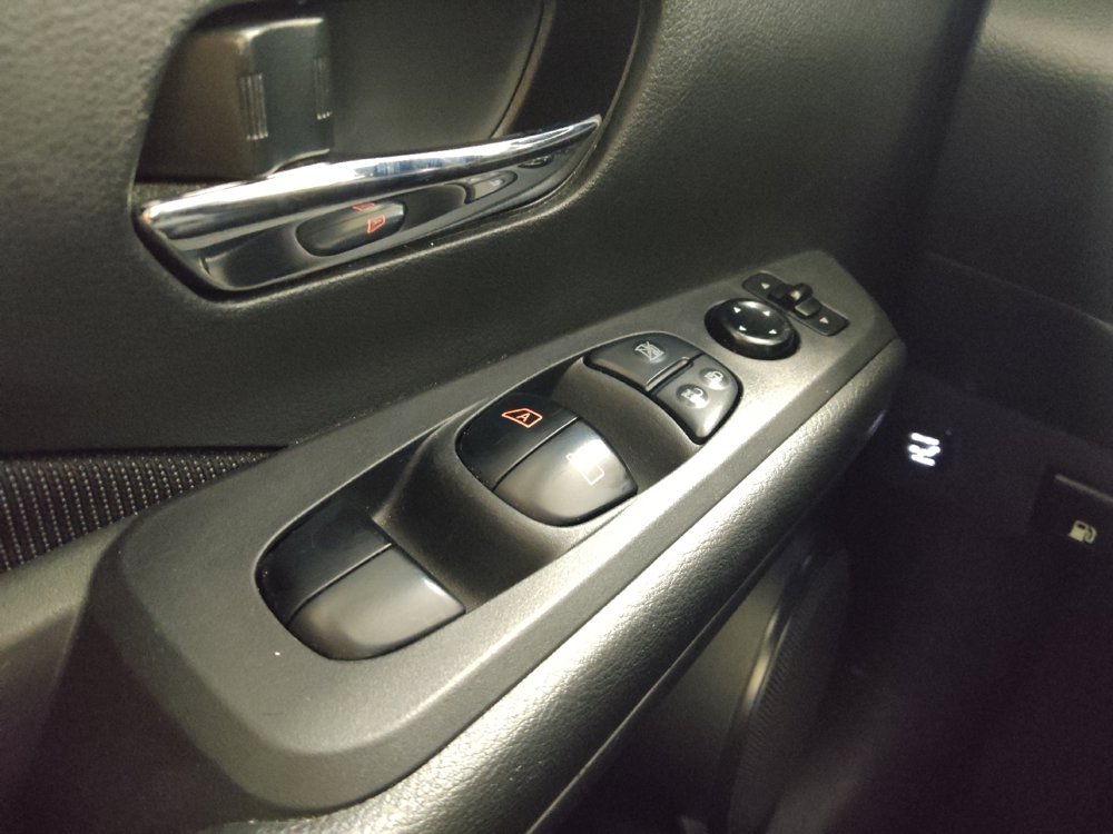 Used 2022 Nissan Kicks SV w/ Interior Electronics Package FWD image 27