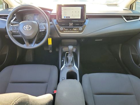 Used 2025 Toyota Corolla LE image 12