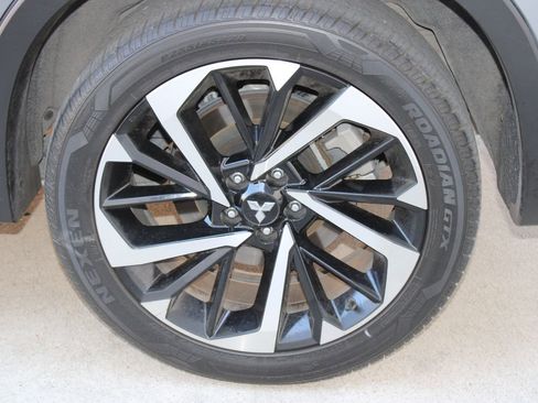 Used 2024 Mitsubishi Outlander SE image 29