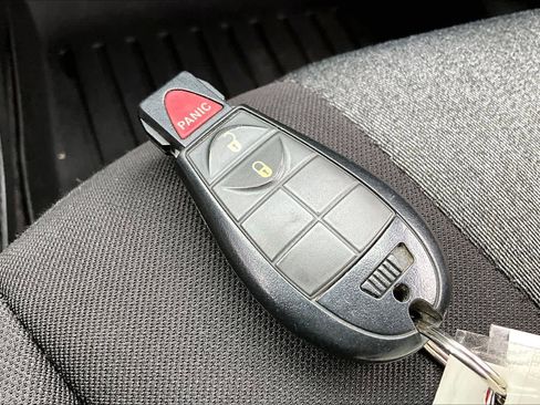 Used 2017 Jeep Cherokee Sport image 14