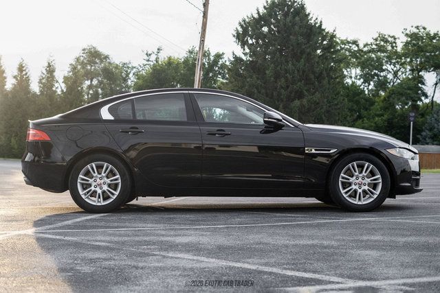 Used 2018 Jaguar XE Premium AWD/4WD image 9