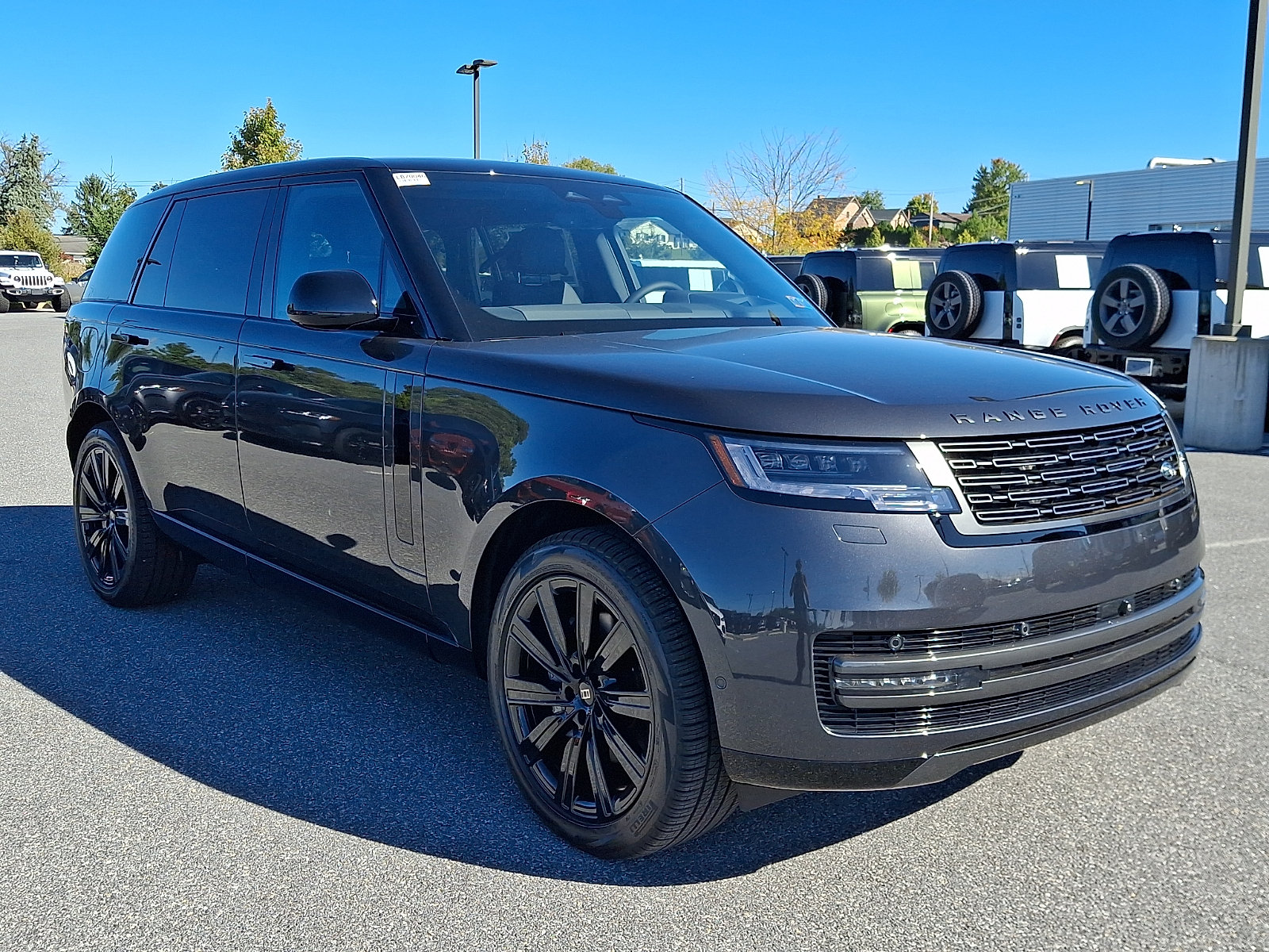 New 2027 Land Rover Range Rover Long Wheelbase SE AWD/4WD image 6