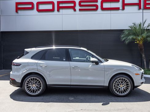 Certified 2022 Porsche Cayenne Platinum Edition AWD/4WD image 10