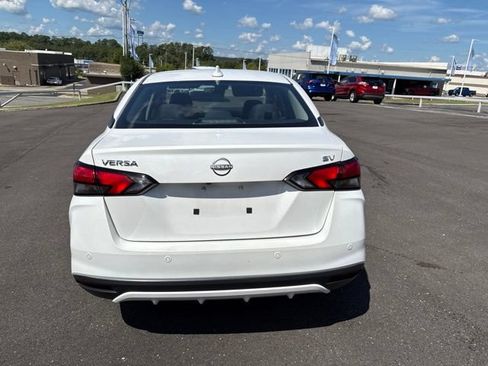 Used 2024 Nissan Versa SV FWD image 6