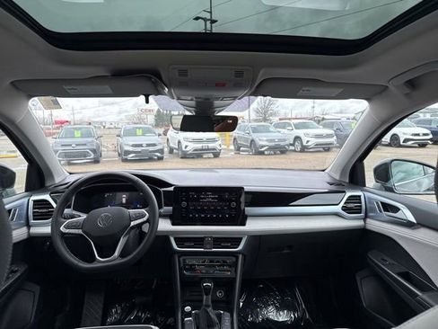 New 2026 Volkswagen Taos SE AWD/4WD image 7