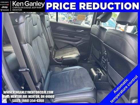 Used 2025 Jeep Grand Cherokee L Laredo AWD/4WD image 28