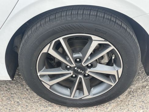 Certified 2024 Kia Forte LXS FWD image 8