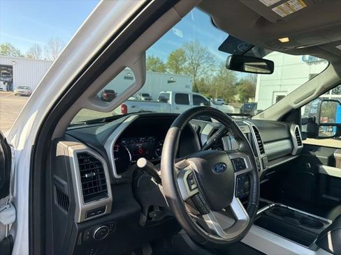 Used 2019 Ford F250 Lariat w/ Chrome Package image 28