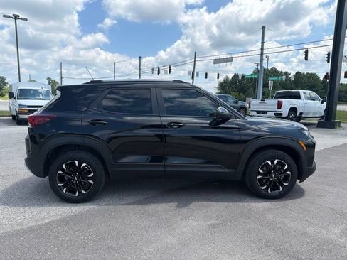 Used 2022 Chevrolet TrailBlazer LT w/ Convenience Package AWD/4WD image 5