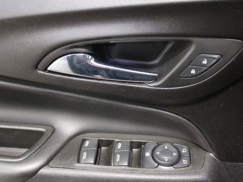 Used 2021 Chevrolet Equinox LT image 16