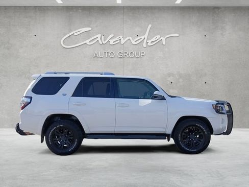 Used 2016 Toyota 4Runner SR5 Premium RWD image 18
