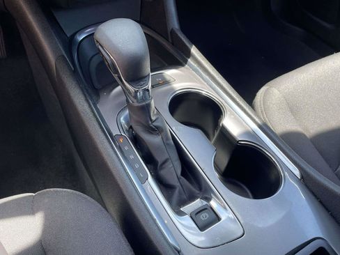 Used 2025 Chevrolet Malibu LT FWD image 18