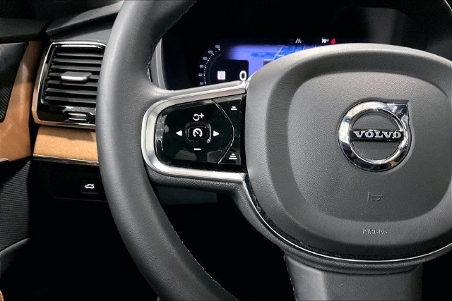 Certified 2024 Volvo XC90 B5 Plus w/ Protection Package Premier AWD/4WD image 21