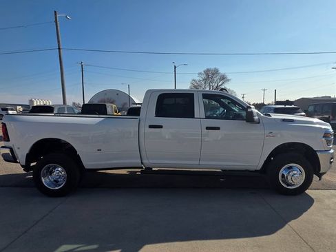 New 2026 RAM 3500 Tradesman AWD/4WD image 8