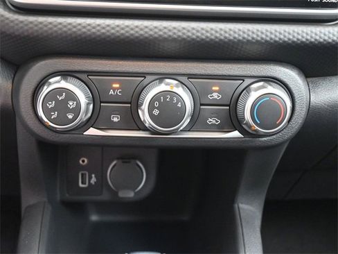 New 2025 Nissan Kicks Play S image 4