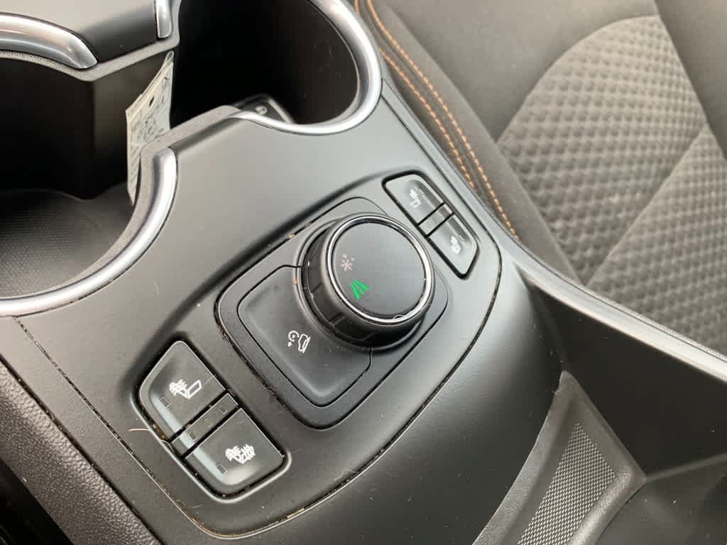 Used 2019 GMC Terrain SLE w/ Driver Convenience Package FWD image 12