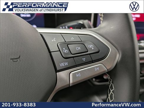 Used 2026 Volkswagen Tiguan SE AWD/4WD image 1