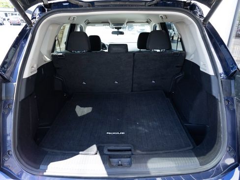 Used 2025 Nissan Rogue SV FWD image 22