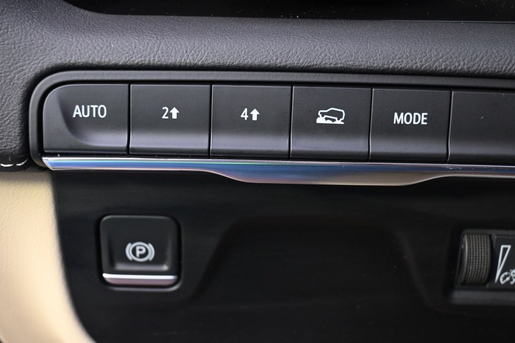Certified 2024 Cadillac Escalade Premium Luxury w/ LPO, Floor Liner Package AWD/4WD image 26