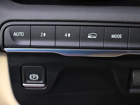 Used 2024 Cadillac Escalade Premium Luxury w/ LPO, Floor Liner Package AWD/4WD image 26