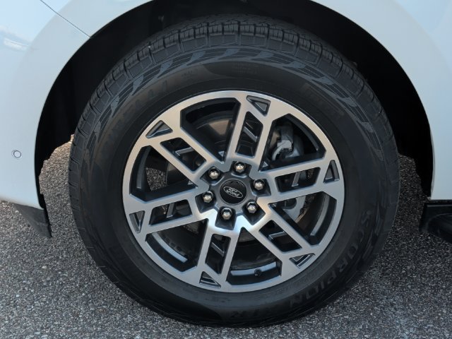 Used 2025 Ford Expedition Active AWD/4WD image 10
