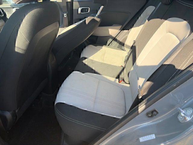 Used 2023 Hyundai Venue SEL w/ Cargo Package FWD image 10