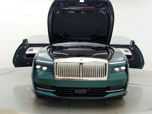 Used 2024 Rolls-Royce Spectre w/ Spectre Launch Package image 18