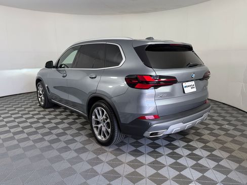 Used 2024 BMW X5 sDrive40i w/ Premium Package RWD image 3