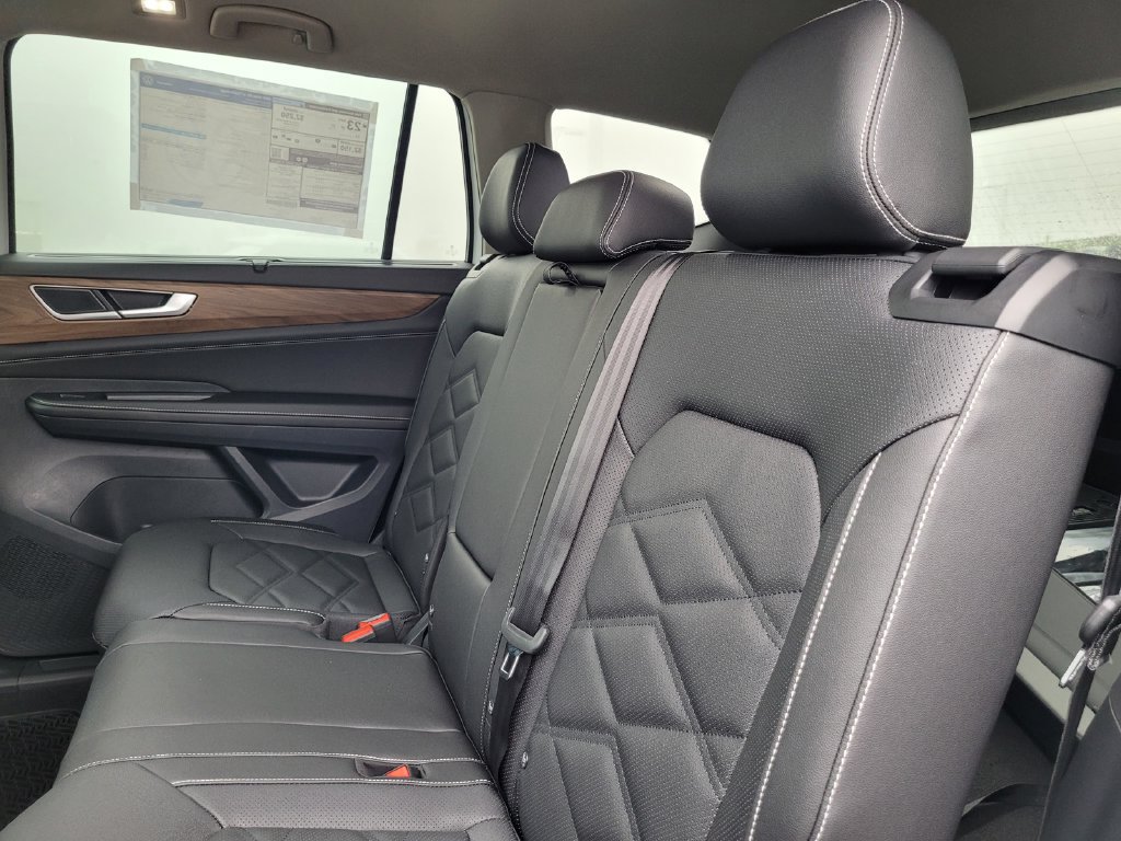 New 2026 Volkswagen Atlas SE FWD image 14