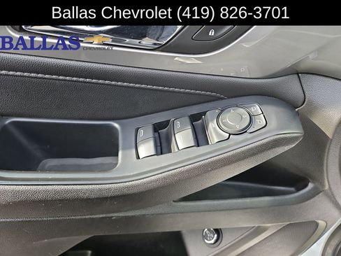 Certified 2022 Chevrolet Traverse LT image 24