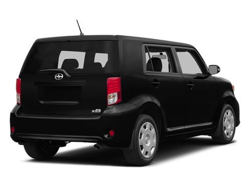Used 2013 Scion xB FWD image 2