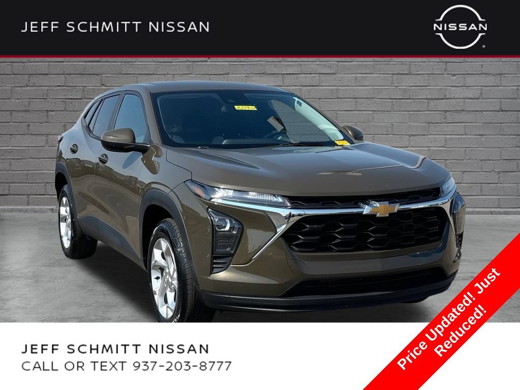 Used 2024 Chevrolet Trax LS w/ LS Convenience Package FWD image 1
