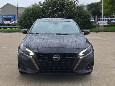Used 2024 Nissan Altima 2.5 SR FWD image 10