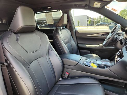 Certified 2025 INFINITI QX60 Luxe w/ Black Edition AWD/4WD image 17