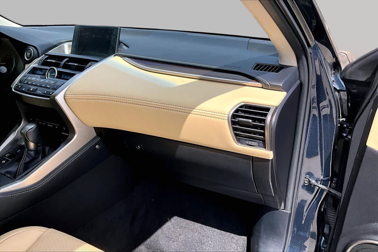 Used 2015 Lexus NX 200t FWD w/ Luxury Package image 16