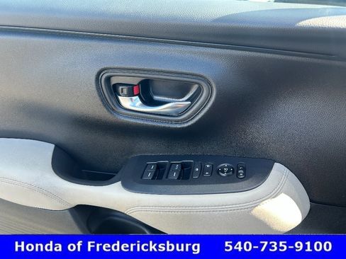 Used 2024 Honda HR-V LX image 25