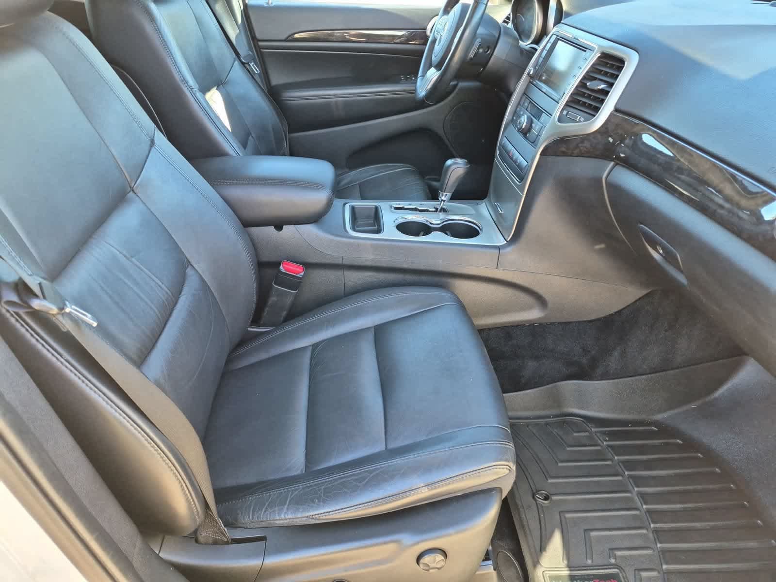 Used 2012 Jeep Grand Cherokee Laredo AWD/4WD image 23